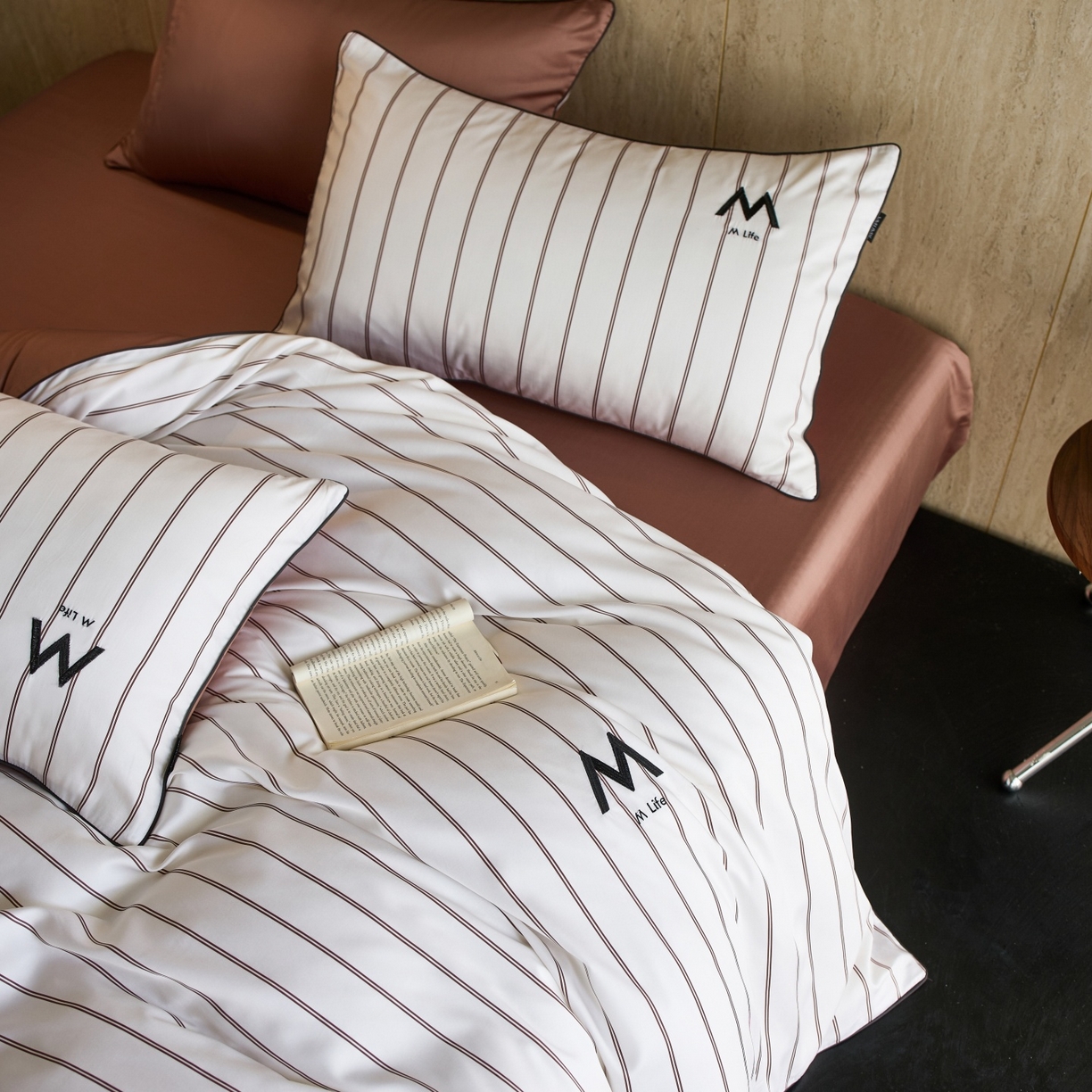 91家纺网 家纺一手货源 找家纺 （总）安莱生活 2026新款天丝棉滚边款刺绣织序系列四件套