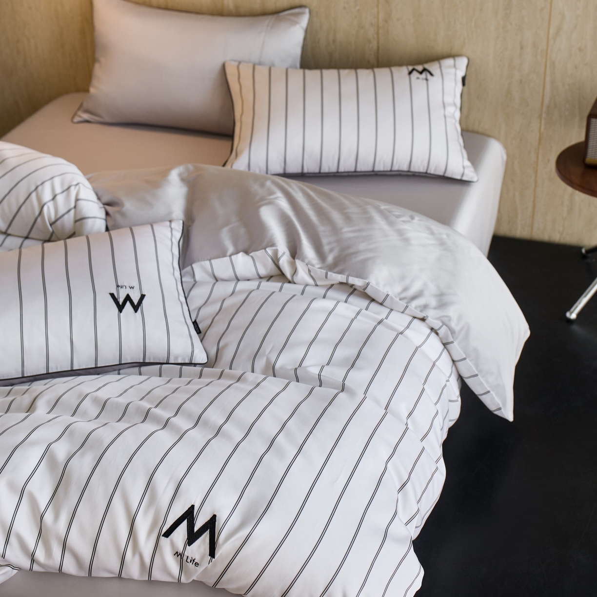 91家纺网 家纺一手货源 找家纺 安莱生活 2026新款天丝棉滚边款刺绣织序系列四件套 织序-白巧