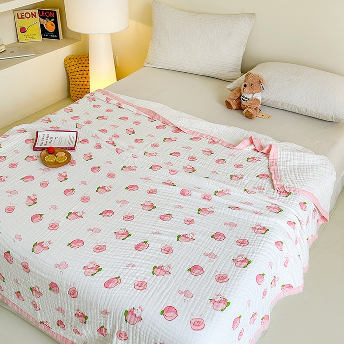 91家纺网 家纺一手货源 找家纺 慕婷家纺 2026新款婴儿纱布浴巾浴巾全棉六层纱布泡泡纱布毛巾被 桃气多多