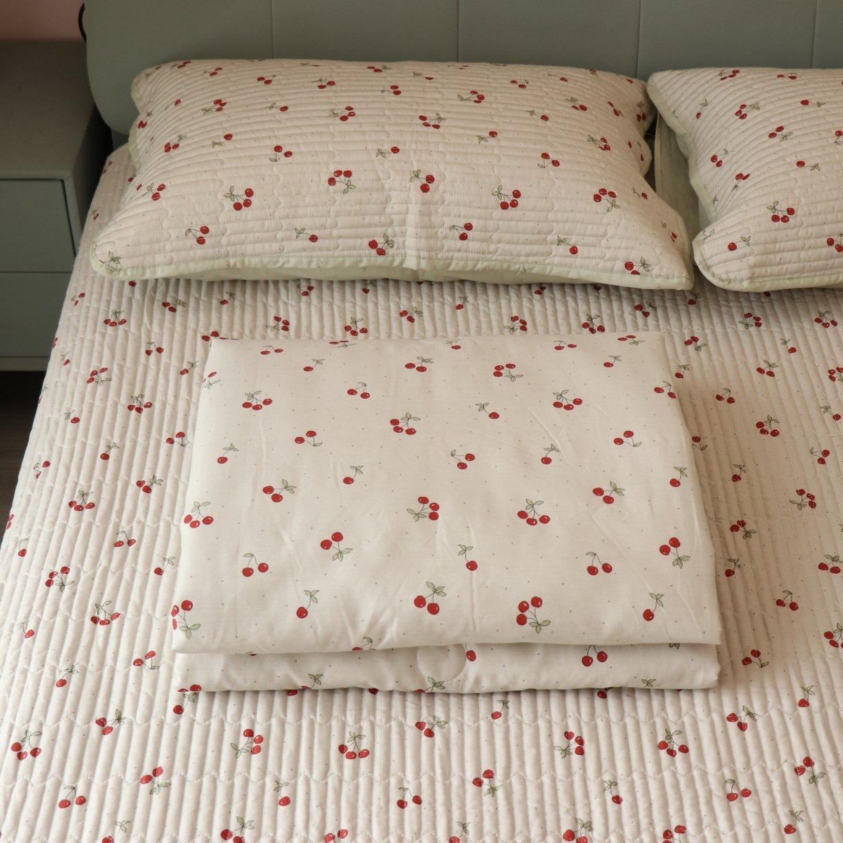 91家纺网 家纺一手货源 找家纺 孑寐家纺 2026新款全棉纯棉多功能夏被床盖四件套夏凉被空调被 小樱桃
