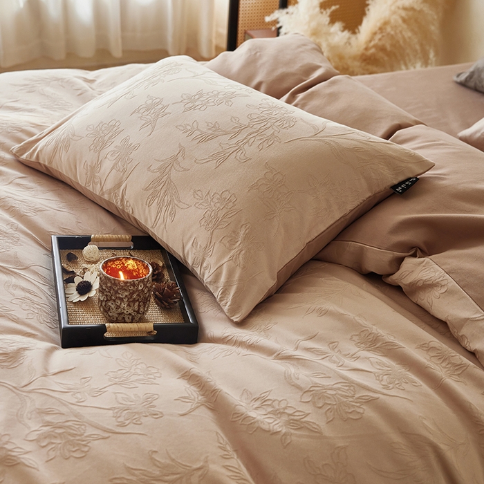 91家纺网 家纺一手货源 找家纺  沐珩家纺 2026新款全棉提花四件套-翩然梦蝶系列 逍然-拿铁