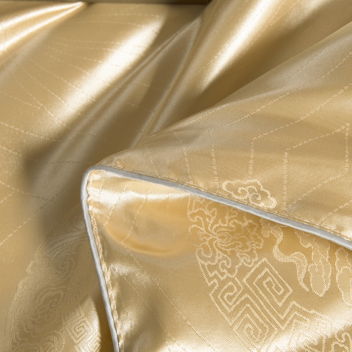 91家纺网 家纺一手货源 找家纺 鑫田家纺 2026新款直播爆款蚕丝被100%蚕丝被品牌代工蚕丝被 提花面料