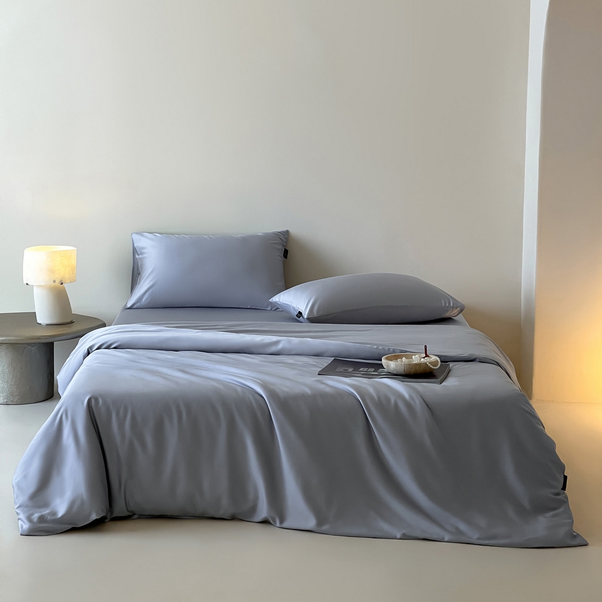 91家纺网 家纺一手货源 找家纺 三味舒屋 2026新款凉风小奢绸60S兰精天丝纯色四件套 极光蓝