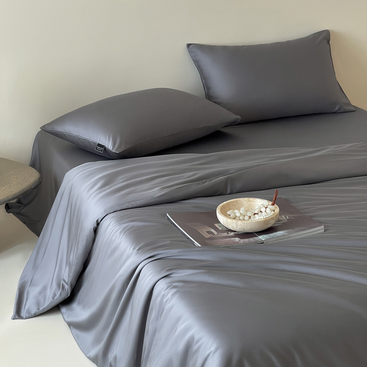 91家纺网 家纺一手货源 找家纺 三味舒屋 2026新款凉风小奢绸60S兰精天丝纯色四件套 雅灰