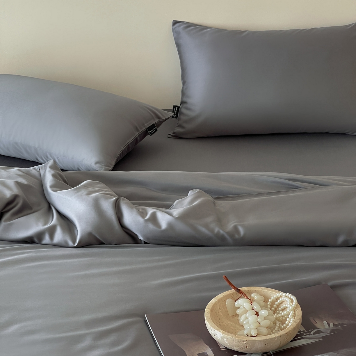 91家纺网 家纺一手货源 找家纺 三味舒屋 2026新款凉风小奢绸60S兰精天丝纯色四件套 雅灰