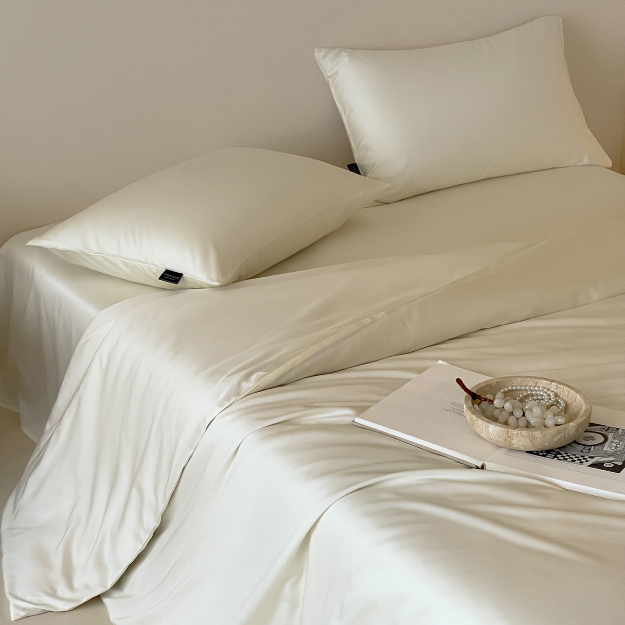 91家纺网 家纺一手货源 找家纺 三味舒屋 2026新款凉风小奢绸60S兰精天丝纯色四件套 珍珠白