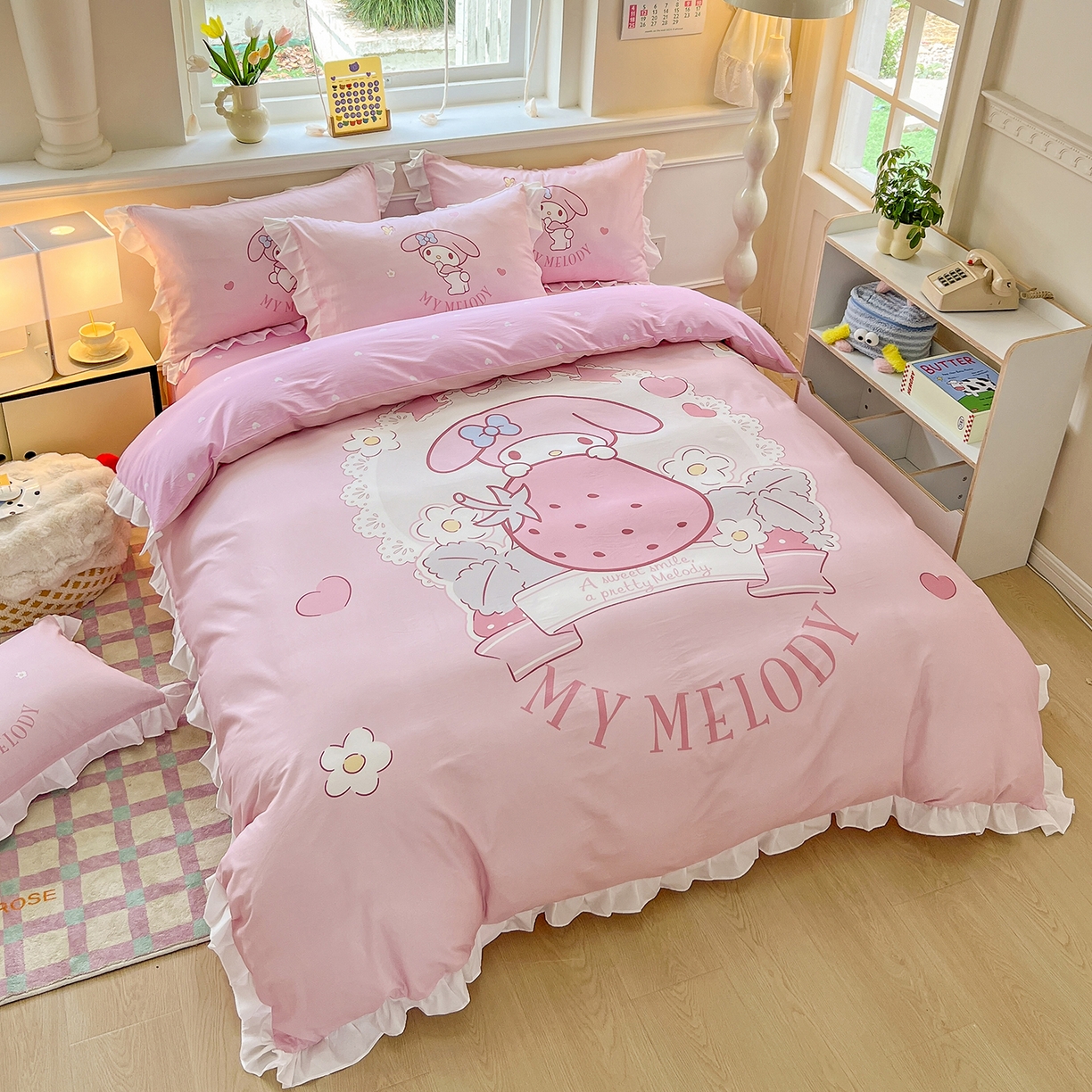 91家纺网 家纺一手货源 找家纺 玉元坊 2026新款儿童卡通全棉纯棉花边被套正版授权三丽鸥美乐蒂大版四件套 大版花边-粉兔草莓