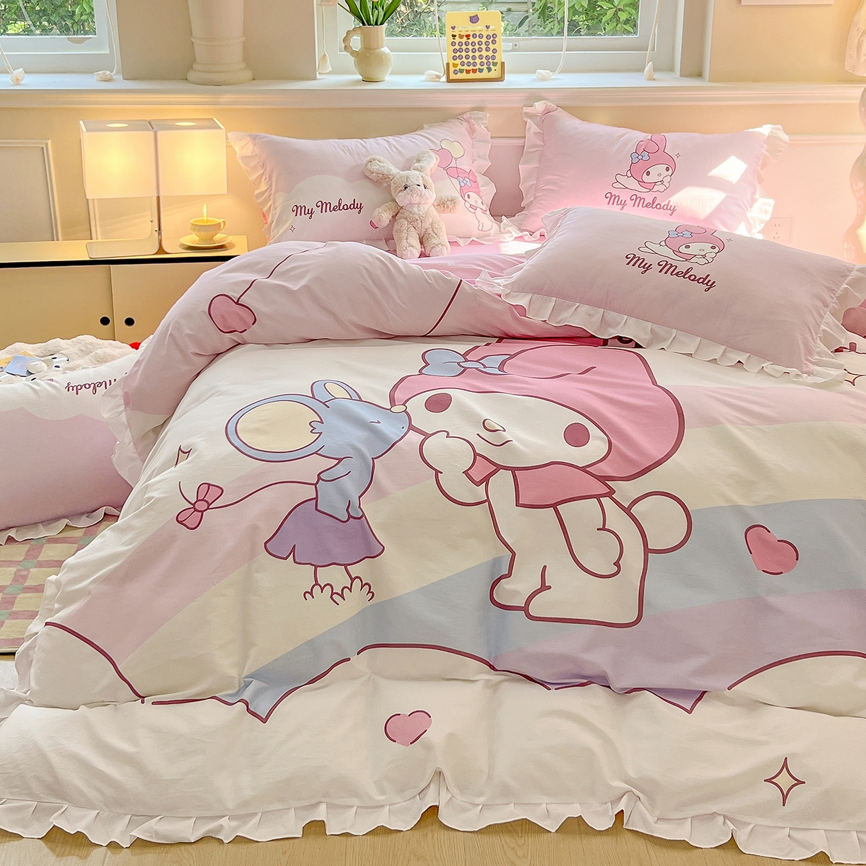 91家纺网 家纺一手货源 找家纺 玉元坊 2026新款儿童卡通全棉纯棉花边被套正版授权三丽鸥美乐蒂大版四件套 大版花边-粉兔亲亲