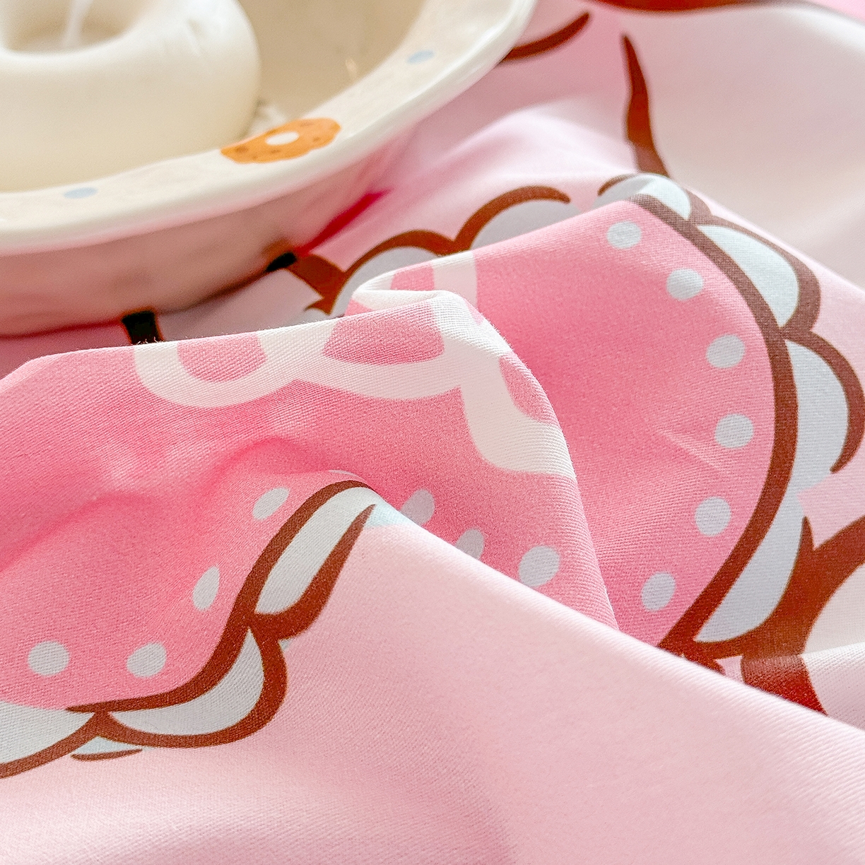 91家纺网 家纺一手货源 找家纺 玉元坊 2026新款儿童卡通全棉纯棉花边被套正版授权三丽鸥美乐蒂大版四件套 大版花边-蛋糕美乐蒂