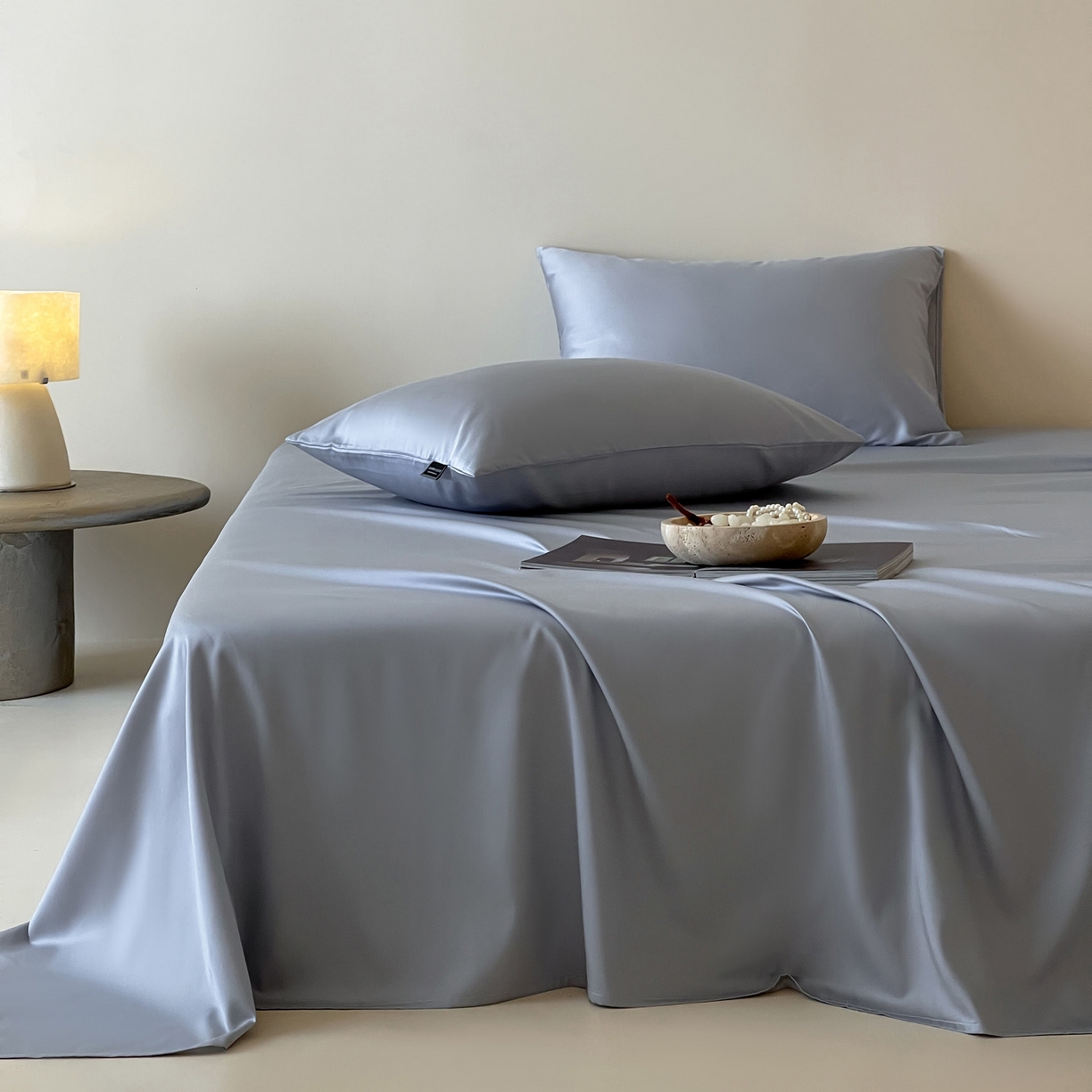 91家纺网 家纺一手货源 找家纺 三味舒屋 2026新款凉风小奢绸60S兰精天丝纯色单品系列-单床单床单单件 极光蓝