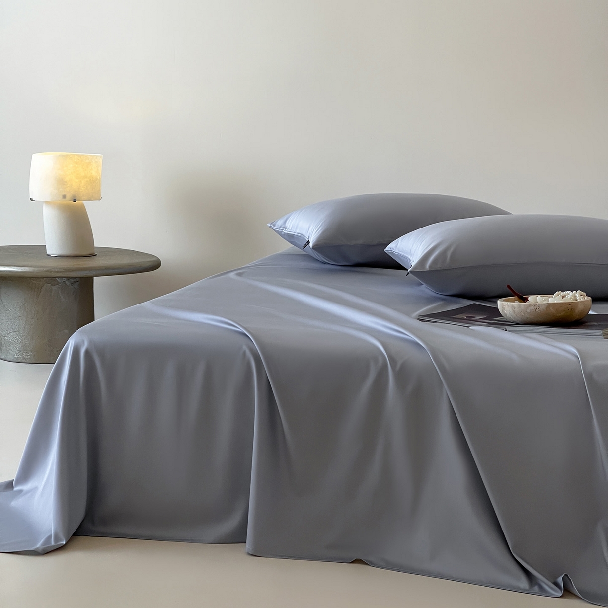 91家纺网 家纺一手货源 找家纺 三味舒屋 2026新款凉风小奢绸60S兰精天丝纯色单品系列-单床单床单单件 极光蓝