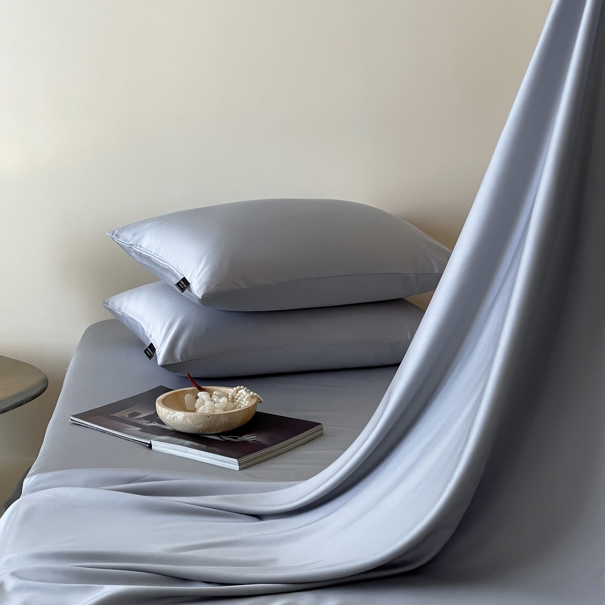 91家纺网 家纺一手货源 找家纺 三味舒屋 2026新款凉风小奢绸60S兰精天丝纯色单品系列-单床单床单单件 极光蓝