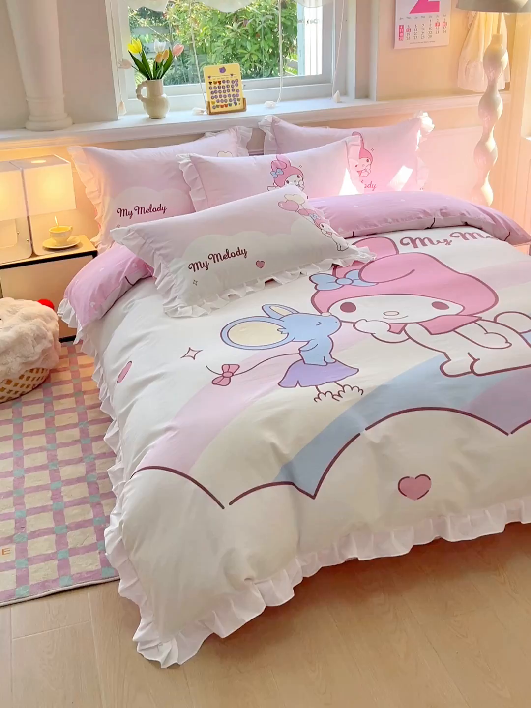 91家纺网 家纺一手货源 找家纺 玉元坊 2026新款儿童卡通全棉纯棉花边被套正版授权三丽鸥美乐蒂大版四件套 大版花边-粉兔亲亲