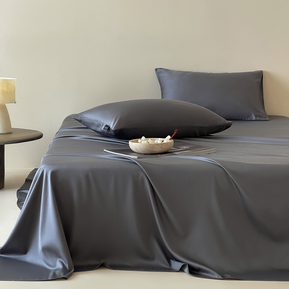 91家纺网 家纺一手货源 找家纺 三味舒屋 2026新款凉风小奢绸60S兰精天丝纯色单品系列-单床单床单单件 雅灰