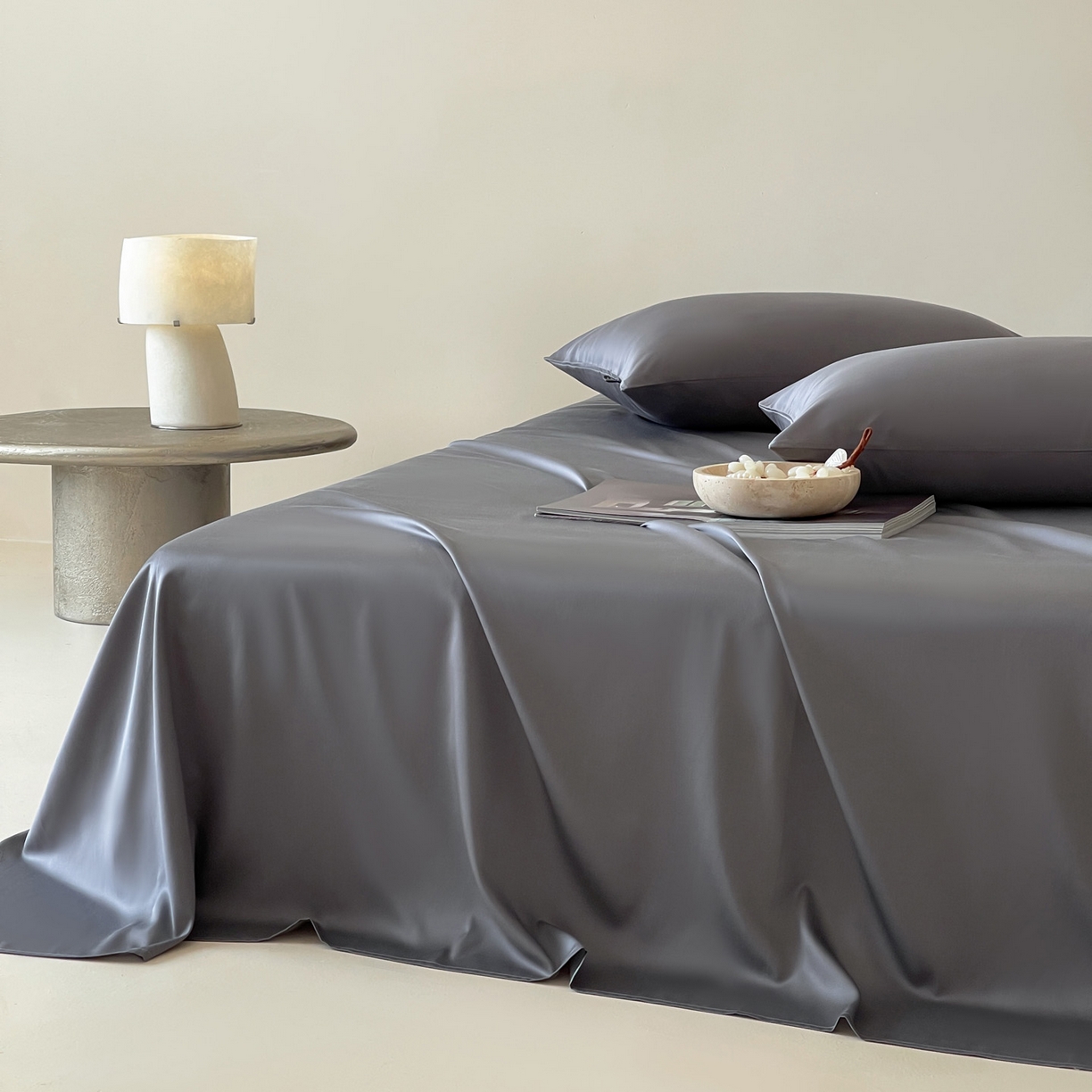 91家纺网 家纺一手货源 找家纺 三味舒屋 2026新款凉风小奢绸60S兰精天丝纯色单品系列-单床单床单单件 雅灰