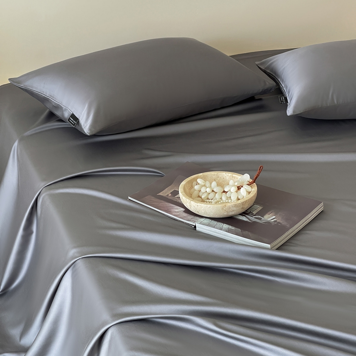 91家纺网 家纺一手货源 找家纺 三味舒屋 2026新款凉风小奢绸60S兰精天丝纯色单品系列-单床单床单单件 雅灰