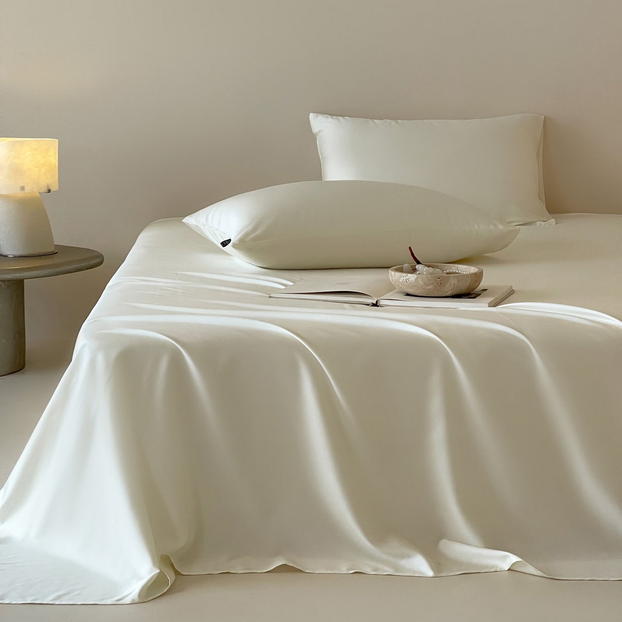 91家纺网 家纺一手货源 找家纺 三味舒屋 2026新款凉风小奢绸60S兰精天丝纯色单品系列-单床单床单单件 珍珠白