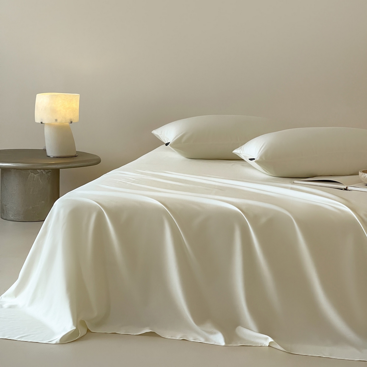 91家纺网 家纺一手货源 找家纺 三味舒屋 2026新款凉风小奢绸60S兰精天丝纯色单品系列-单床单床单单件 珍珠白