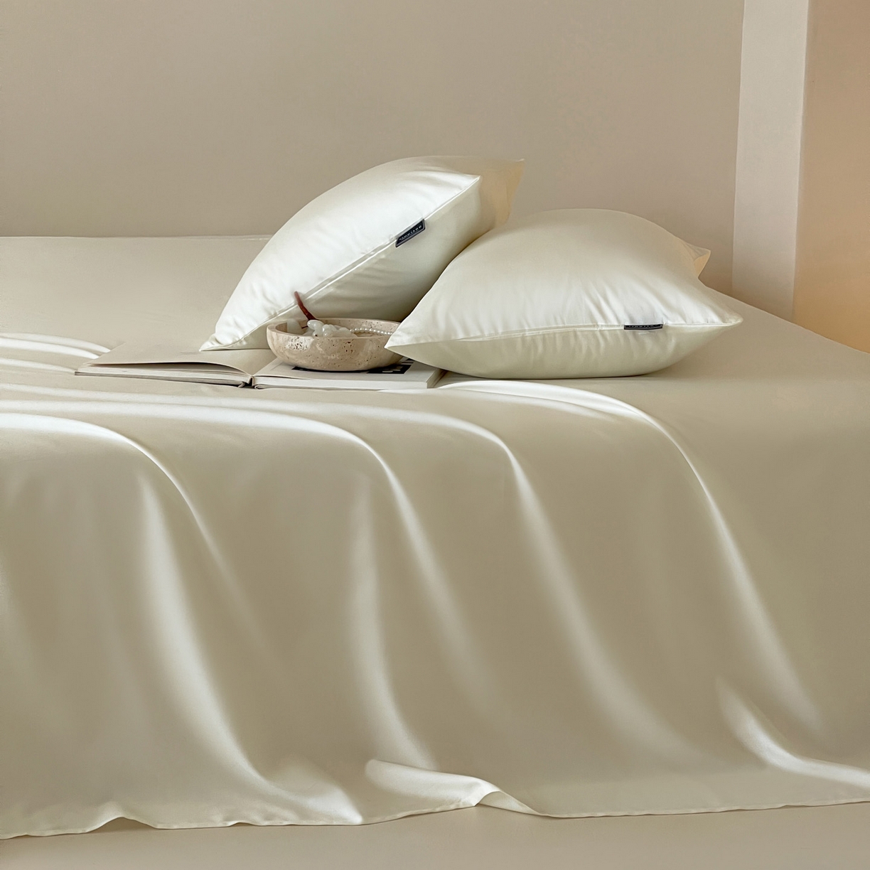 91家纺网 家纺一手货源 找家纺 三味舒屋 2026新款凉风小奢绸60S兰精天丝纯色单品系列-单床单床单单件 珍珠白