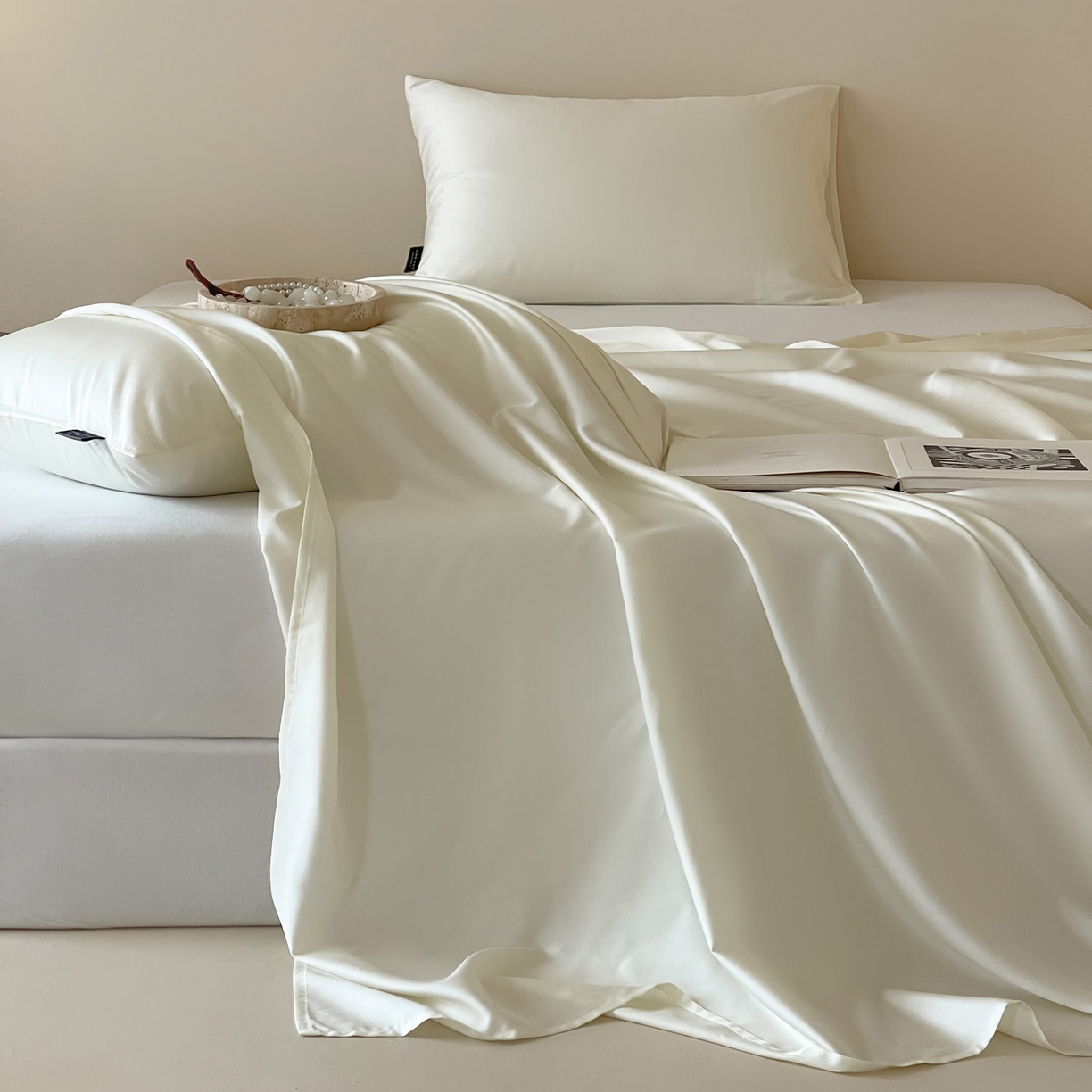 91家纺网 家纺一手货源 找家纺 三味舒屋 2026新款凉风小奢绸60S兰精天丝纯色单品系列-单床单床单单件 珍珠白