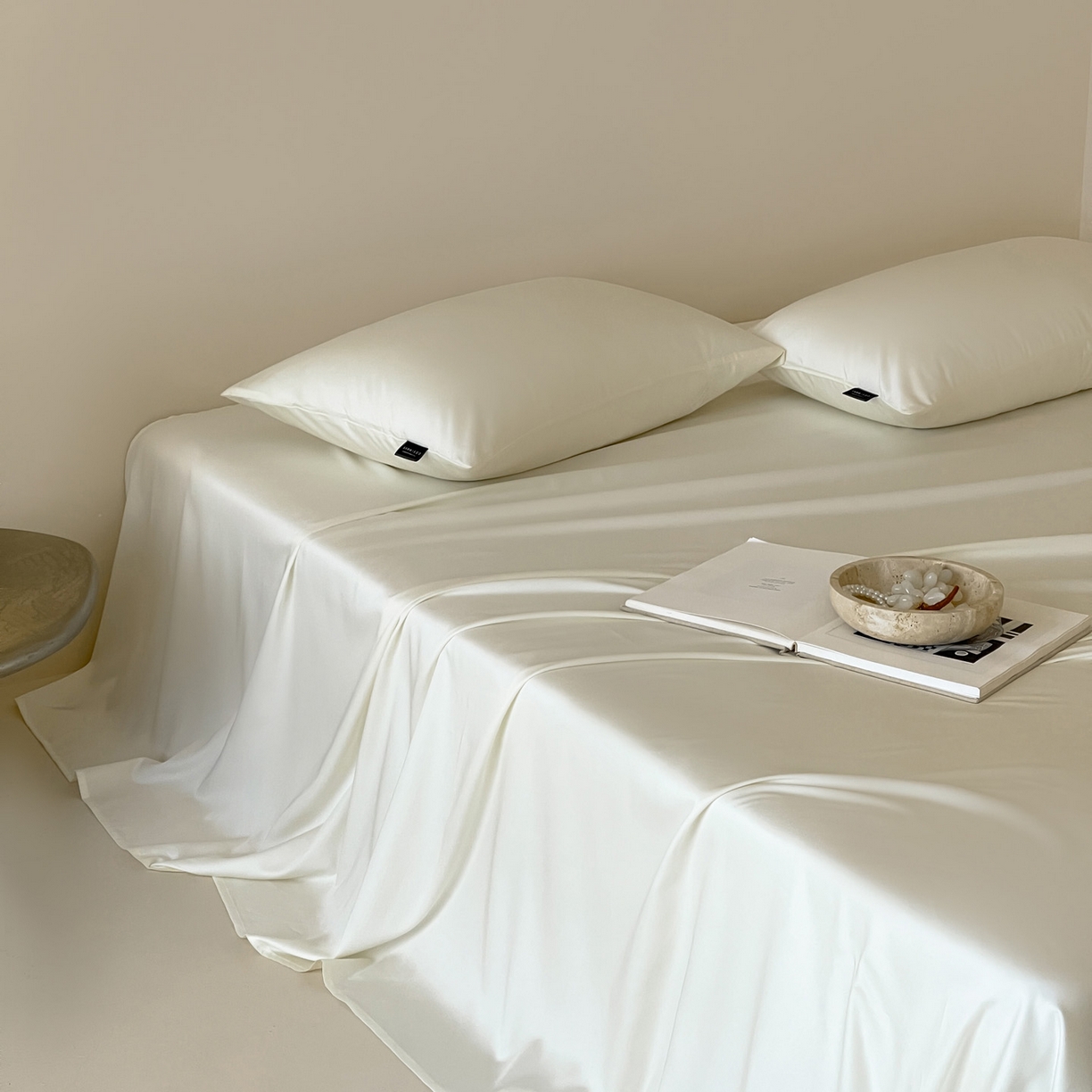 91家纺网 家纺一手货源 找家纺 三味舒屋 2026新款凉风小奢绸60S兰精天丝纯色单品系列-单床单床单单件 珍珠白