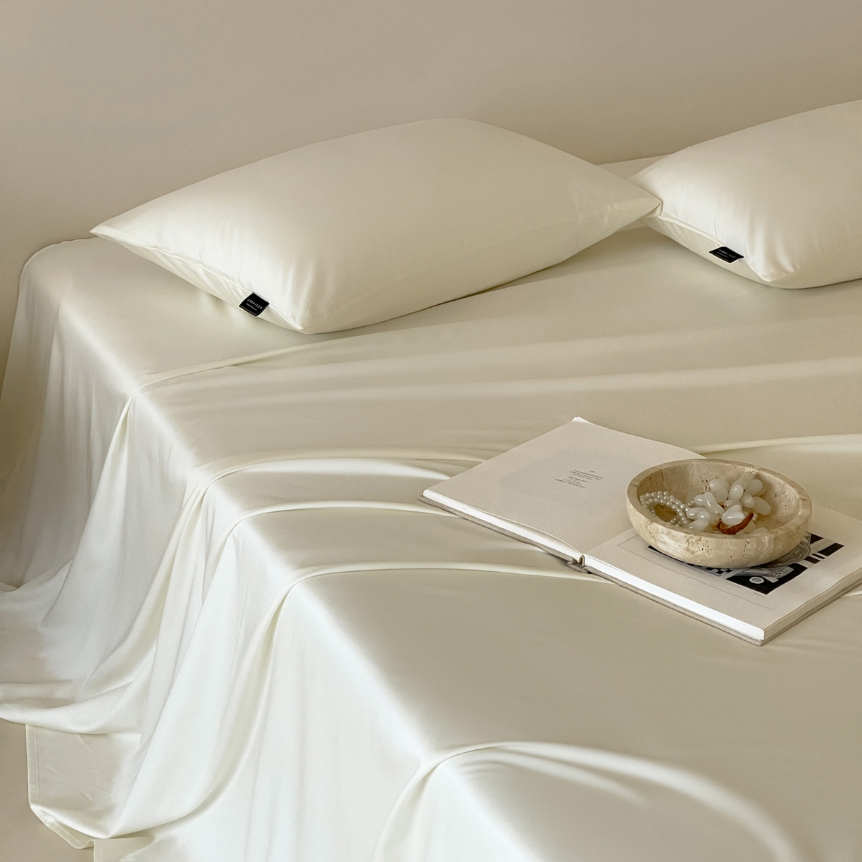 91家纺网 家纺一手货源 找家纺 三味舒屋 2026新款凉风小奢绸60S兰精天丝纯色单品系列-单床单床单单件 珍珠白