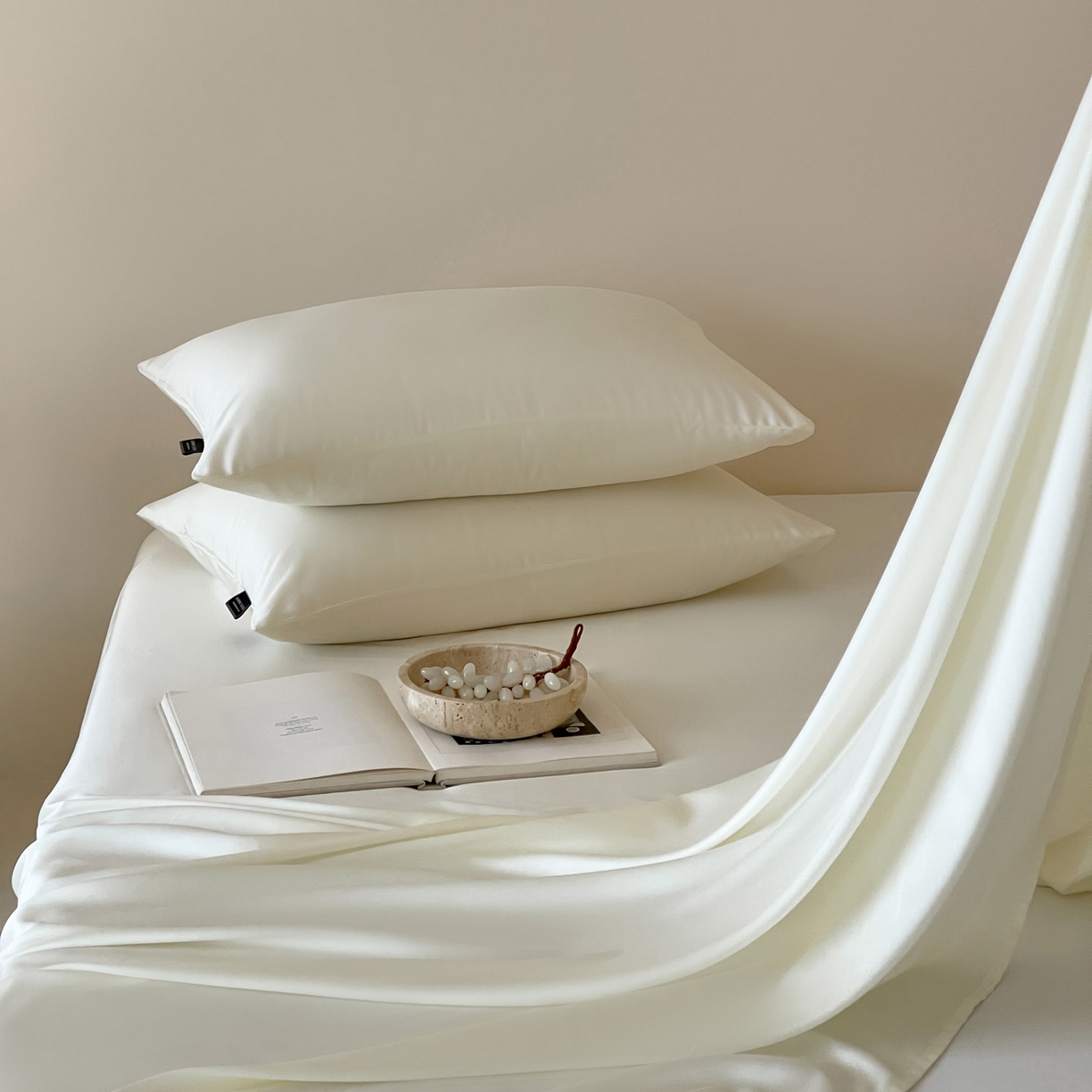 91家纺网 家纺一手货源 找家纺 三味舒屋 2026新款凉风小奢绸60S兰精天丝纯色单品系列-单床单床单单件 珍珠白