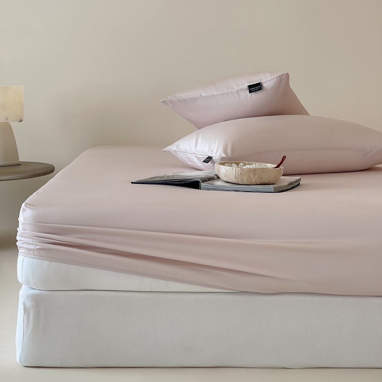 91家纺网 家纺一手货源 找家纺 （总）三味舒屋 2026新款凉风小奢绸60S兰精天丝纯色单品系列-单床笠 床笠单件