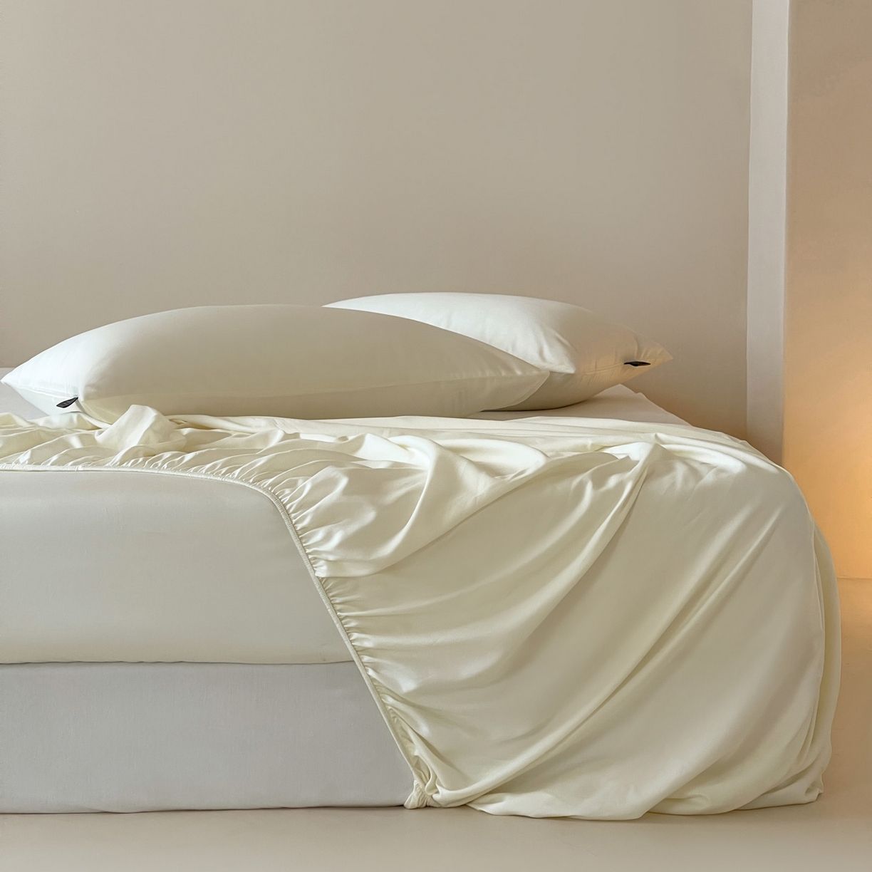 91家纺网 家纺一手货源 找家纺 三味舒屋 2026新款凉风小奢绸60S兰精天丝纯色单品系列-单床笠 床笠单件 珍珠白