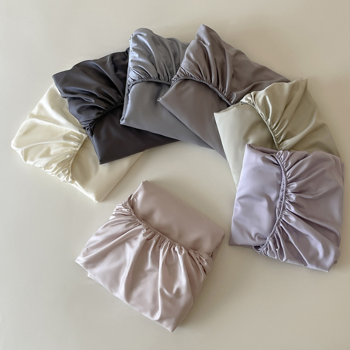 91家纺网 家纺一手货源 找家纺 三味舒屋 2026新款凉风小奢绸60S兰精天丝纯色单品系列-单床笠 床笠单件 组合图仅供展示-不可下单