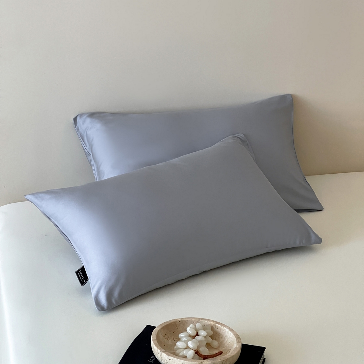 91家纺网 家纺一手货源 找家纺 三味舒屋 2026新款凉风小奢绸60S兰精天丝纯色单品系列-单枕套枕套单件 极光蓝