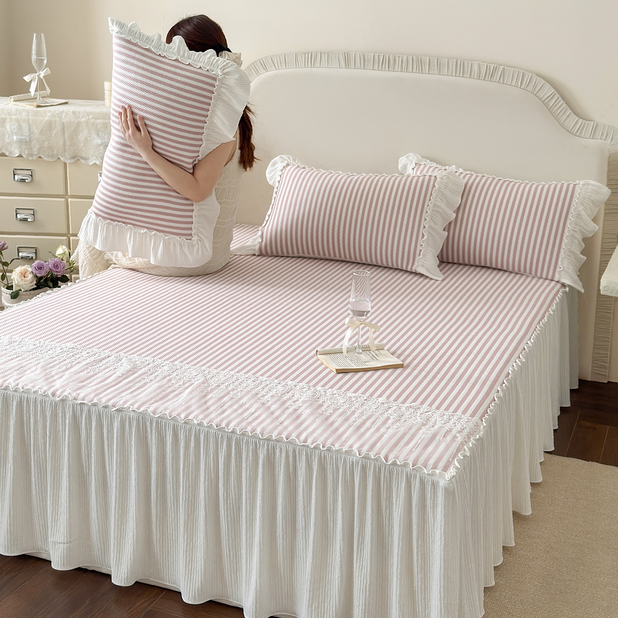 91家纺网 家纺一手货源 找家纺 乐朵家居 2026新款 爱丽丝（加厚复合） 凉豆豆凉席三件套 豆粉