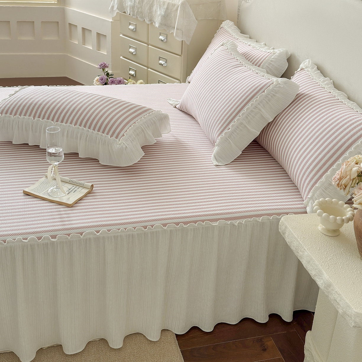 91家纺网 家纺一手货源 找家纺 乐朵家居 2026新款 爱丽丝（加厚复合） 凉豆豆凉席三件套 豆粉