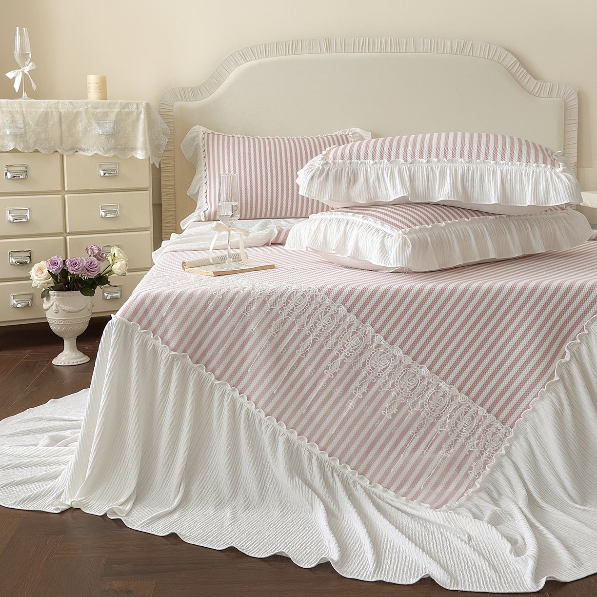 91家纺网 家纺一手货源 找家纺 乐朵家居 2026新款 爱丽丝（加厚复合） 凉豆豆凉席三件套 豆粉