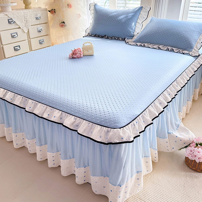 91家纺网 家纺一手货源 找家纺 （总）贝凯瑞 2026夏季冰凉豆豆碳光冰丝空气层床裙款夏日清梦花边夏被凉席子单件三件四件套