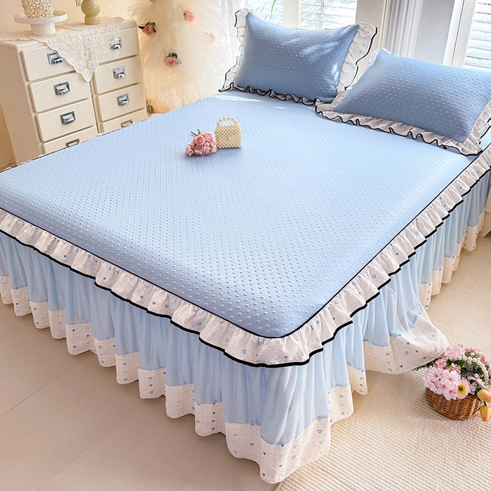 91家纺网 家纺一手货源 找家纺 （总）贝凯瑞 2026夏季冰凉豆豆碳光冰丝空气层床裙款夏日清梦花边夏被凉席子单件三件四件套