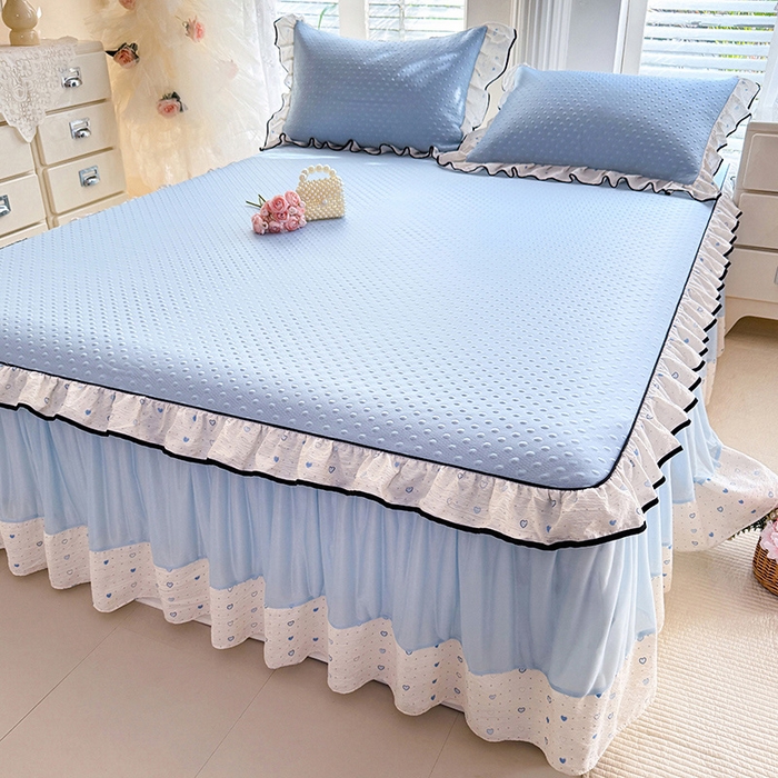 91家纺网 家纺一手货源 找家纺 （总）贝凯瑞 2026夏季冰凉豆豆碳光冰丝空气层床裙款夏日清梦花边夏被凉席子单件三件四件套