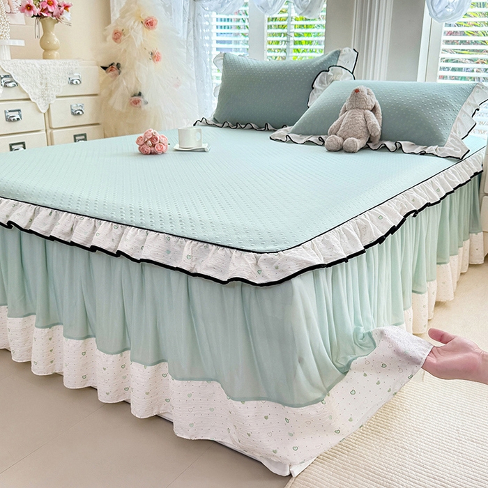 91家纺网 家纺一手货源 找家纺 贝凯瑞 2026夏季冰凉豆豆碳光冰丝空气层床裙款夏日清梦花边夏被凉席子单件三件四件套 夏日冰茉