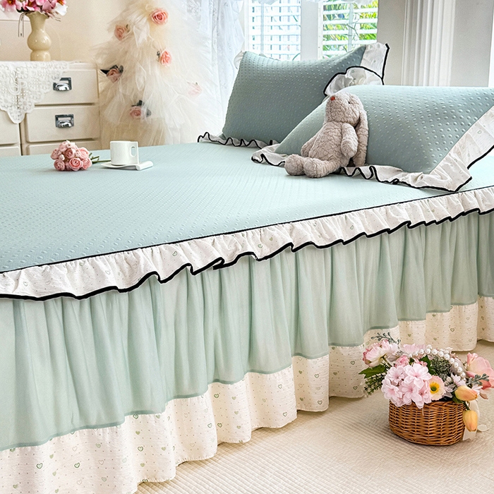 91家纺网 家纺一手货源 找家纺 贝凯瑞 2026夏季冰凉豆豆碳光冰丝空气层床裙款夏日清梦花边夏被凉席子单件三件四件套 夏日冰茉