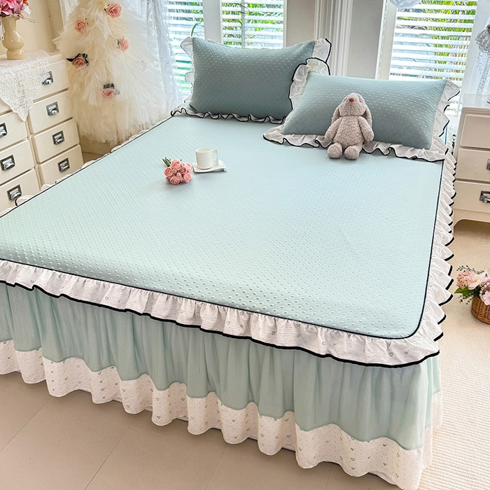 91家纺网 家纺一手货源 找家纺 贝凯瑞 2026夏季冰凉豆豆碳光冰丝空气层床裙款夏日清梦花边夏被凉席子单件三件四件套 夏日冰茉