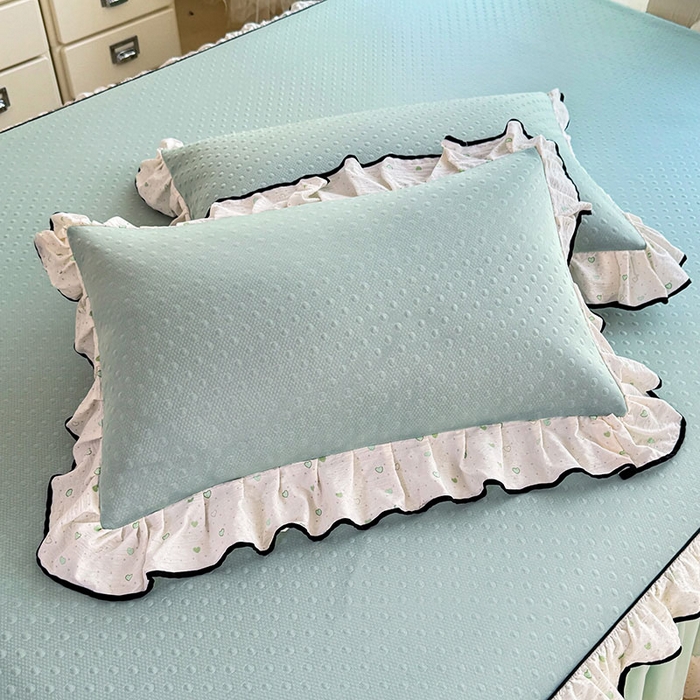 91家纺网 家纺一手货源 找家纺 贝凯瑞 2026夏季冰凉豆豆碳光冰丝空气层床裙款夏日清梦花边夏被凉席子单件三件四件套 夏日冰茉