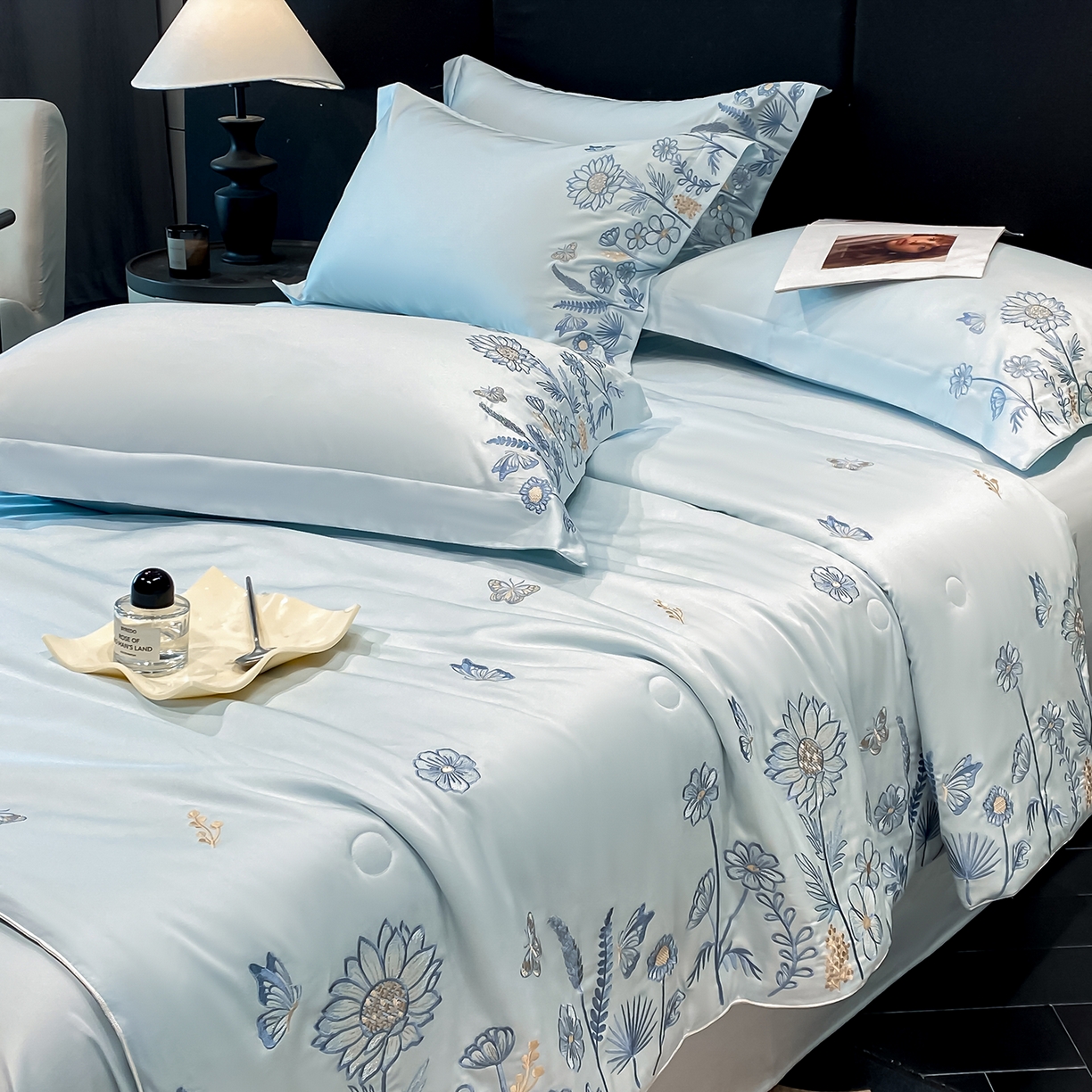 91家纺网 家纺一手货源 找家纺 新方向 2026新款刺绣A类20%蚕丝天丝棉夏被夏凉被空调被四件套-向阳而生 向阳而生-微光蓝