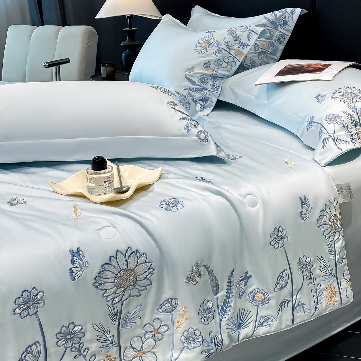 91家纺网 家纺一手货源 找家纺 新方向 2026新款刺绣A类20%蚕丝天丝棉夏被夏凉被空调被四件套-向阳而生 向阳而生-微光蓝