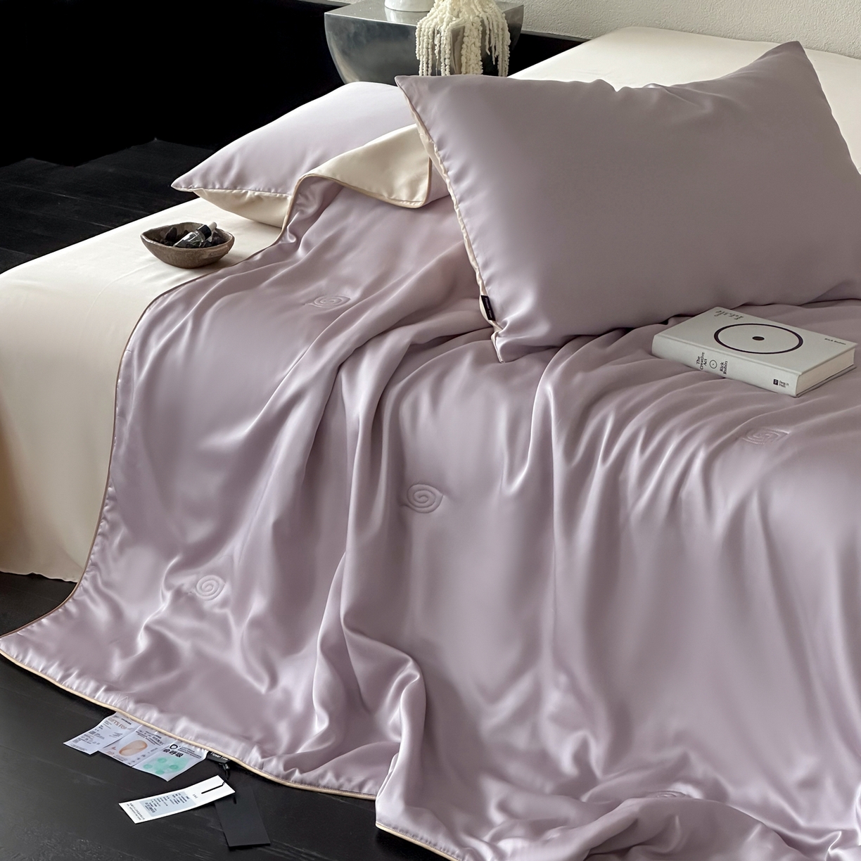 91家纺网 家纺一手货源 找家纺 花时间 2026春夏新款天丝素色夏凉被夏被空调被四件套 霞紫色