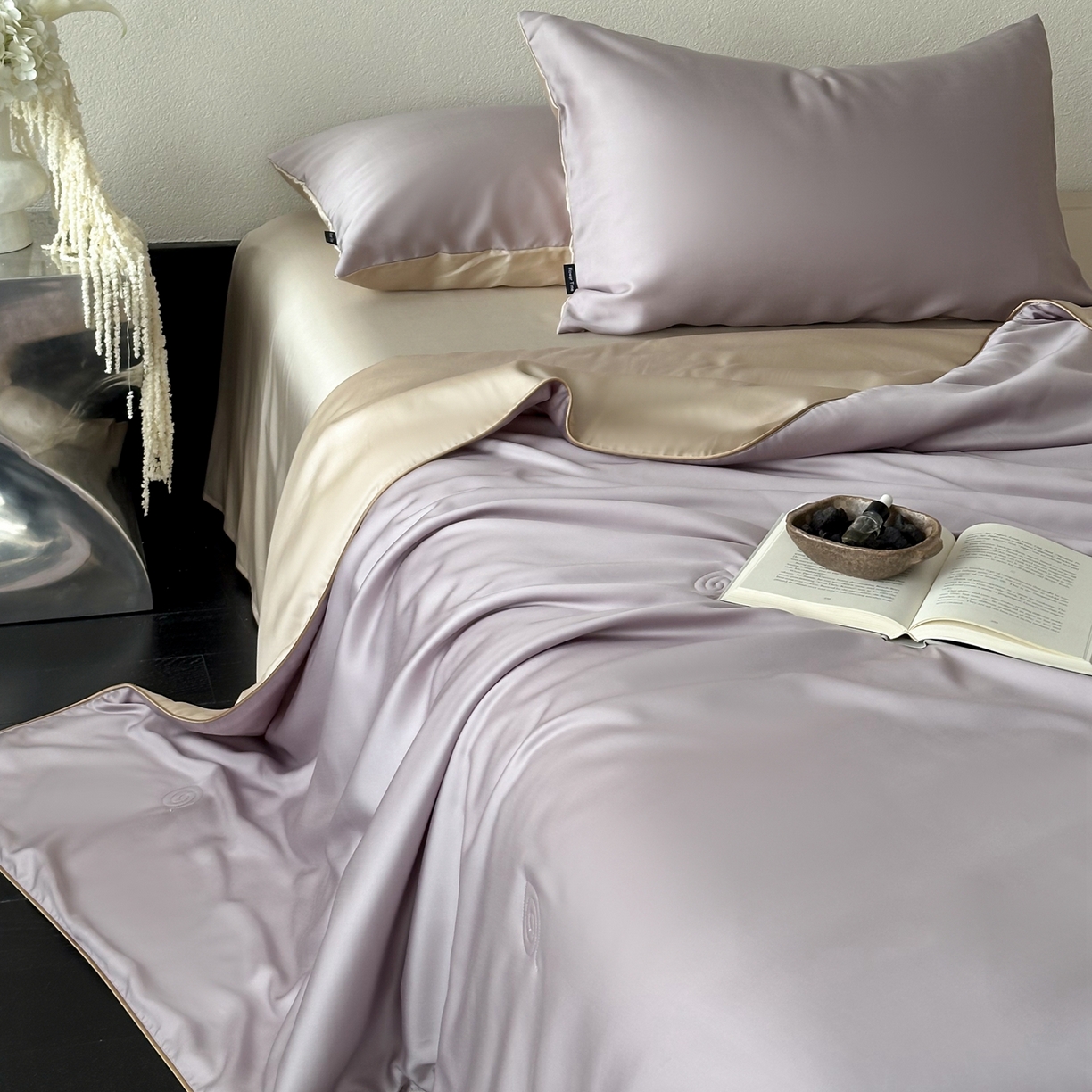 91家纺网 家纺一手货源 找家纺 花时间 2026春夏新款天丝素色夏凉被夏被空调被四件套 霞紫色