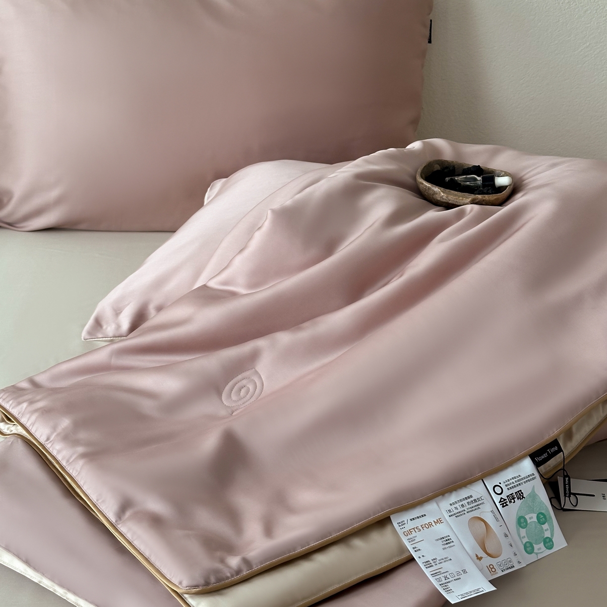 91家纺网 家纺一手货源 找家纺 花时间 2026春夏新款天丝素色夏凉被夏被空调被四件套 烟粉色