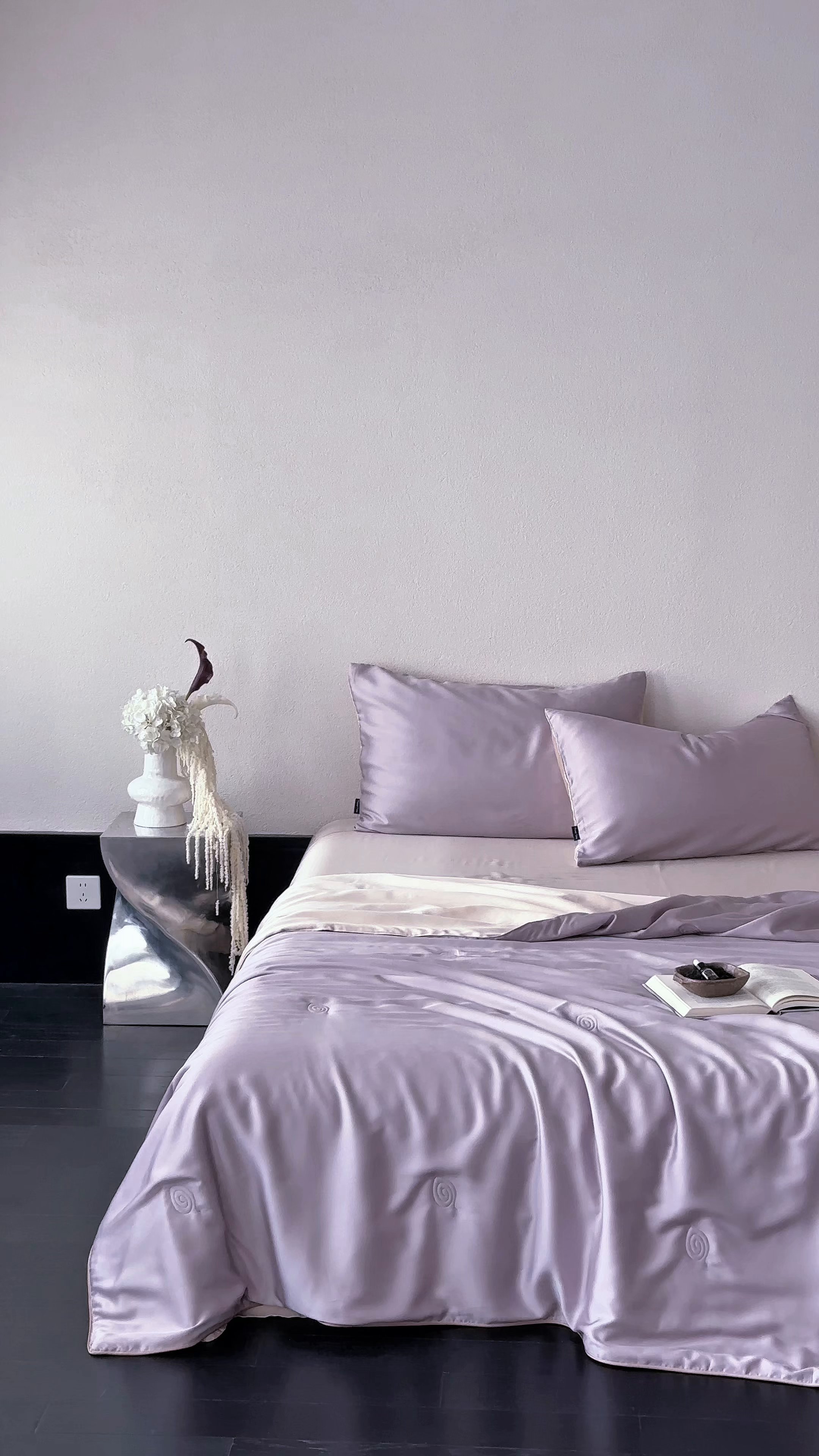 91家纺网 家纺一手货源 找家纺 花时间 2026春夏新款天丝素色夏凉被夏被空调被四件套 霞紫色