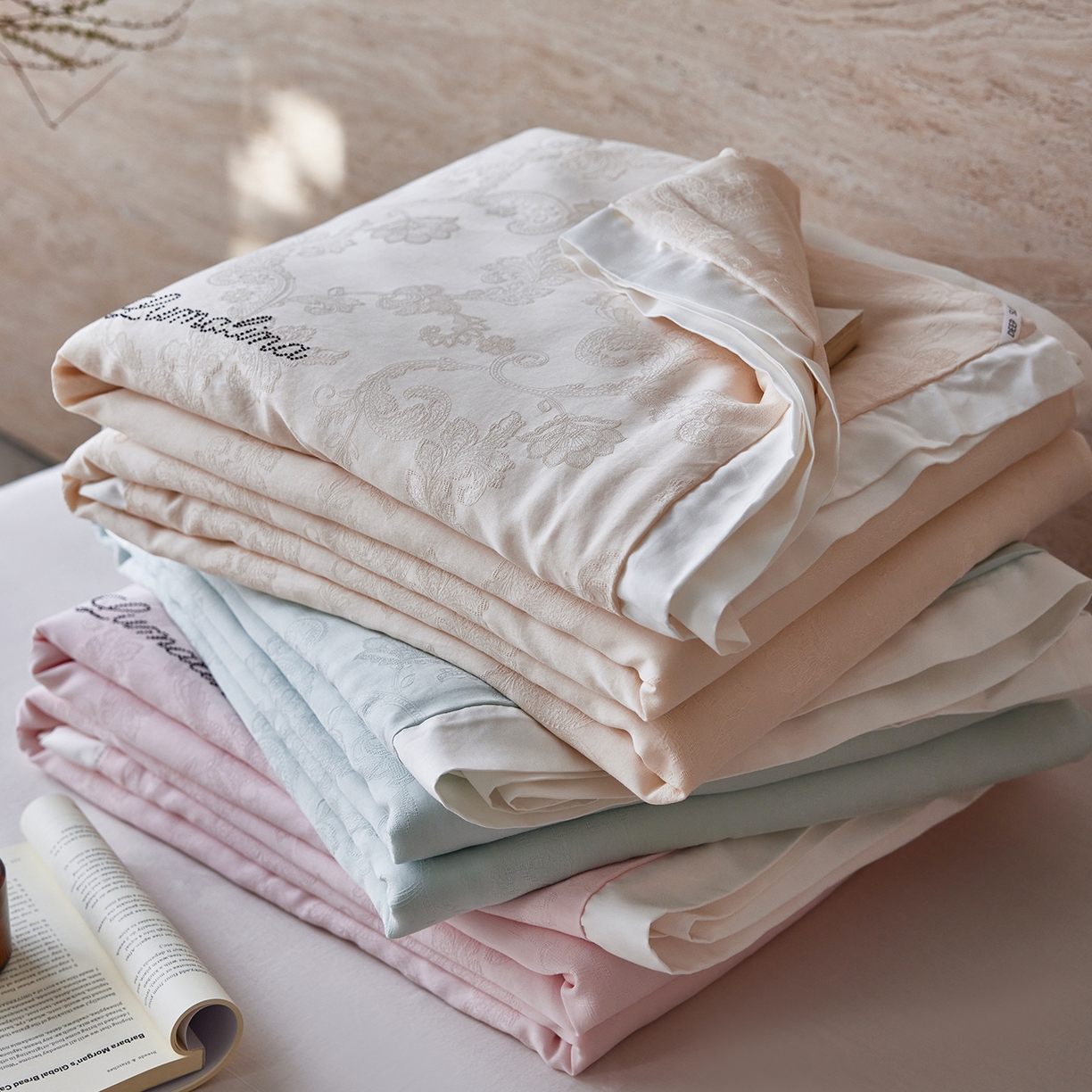 91家纺网 家纺一手货源 找家纺 （总）莱福仕 2026春夏新款浮光轻奢莱赛尔天丝夏被夏凉被空调被