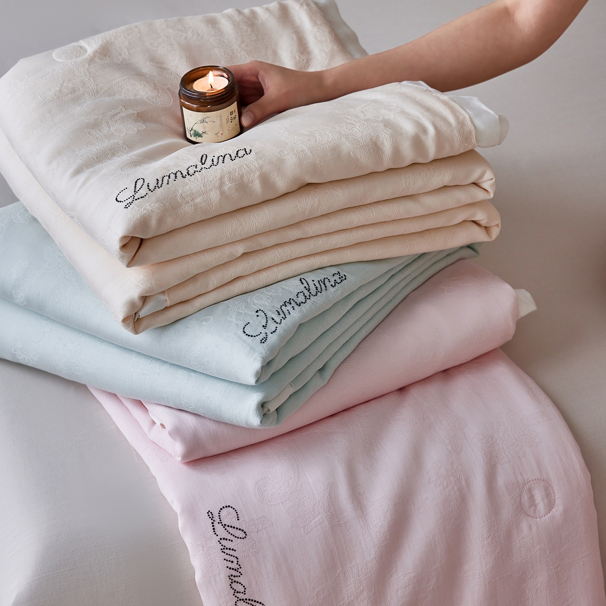 91家纺网 家纺一手货源 找家纺 （总）莱福仕 2026春夏新款浮光轻奢莱赛尔天丝夏被夏凉被空调被