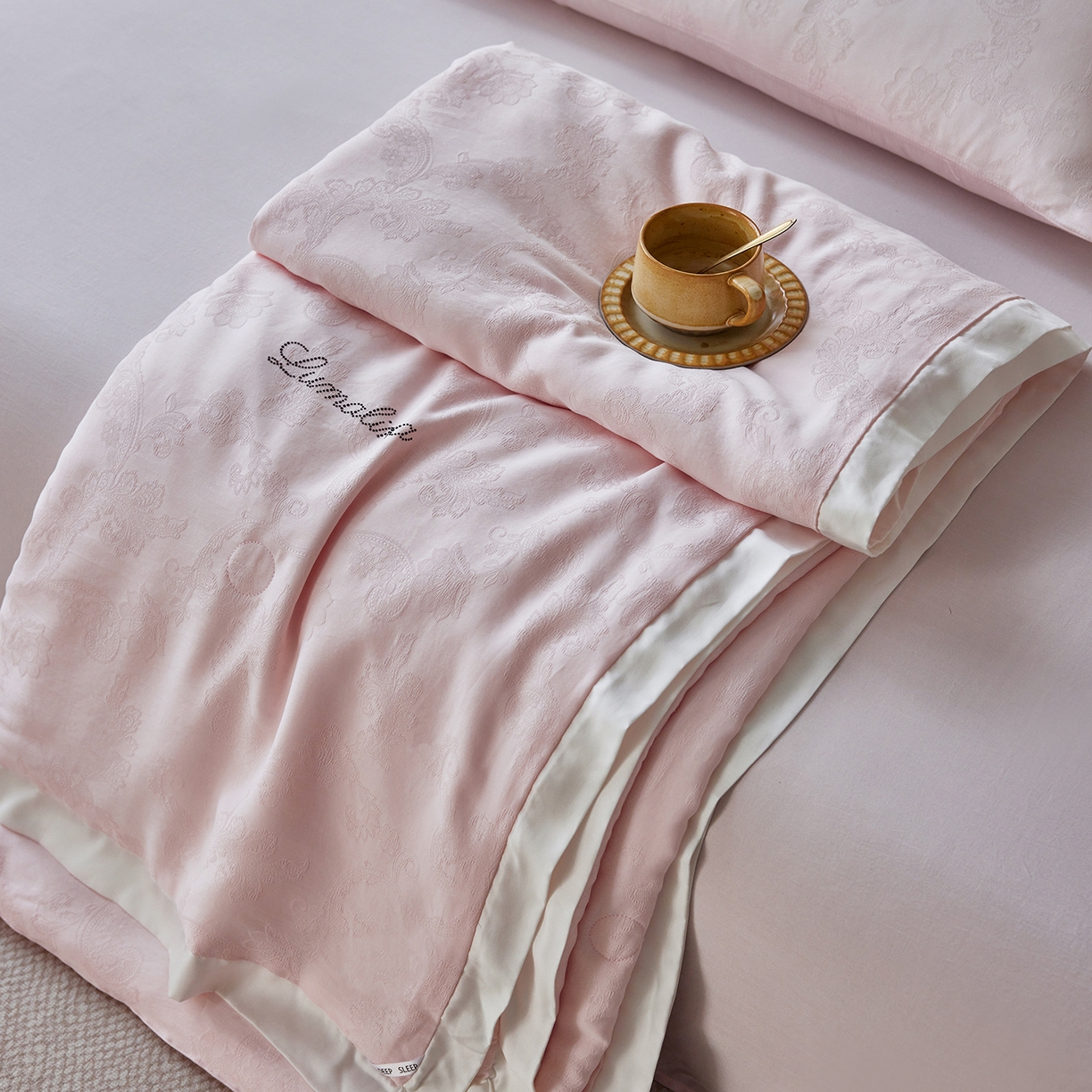 91家纺网 家纺一手货源 找家纺 （总）莱福仕 2026春夏新款浮光轻奢莱赛尔天丝夏被夏凉被空调被